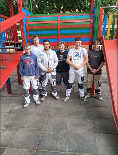 A 11/B osztály jószolgálati munkája